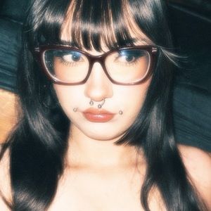 Meet your Posher, Lilith